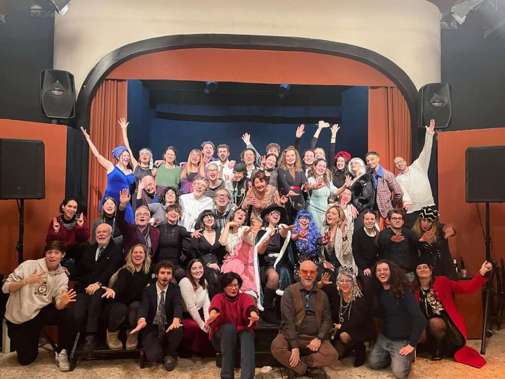 foto di gruppo attori d'almaviva